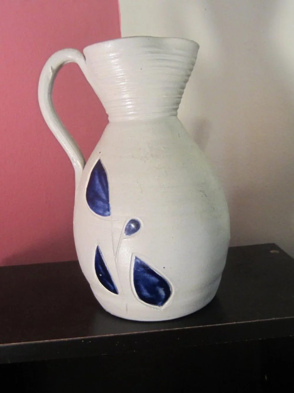 Williamsburg Pottery Pitcher~Vintage~Retro~ Mint Condition ~ PERFECT!